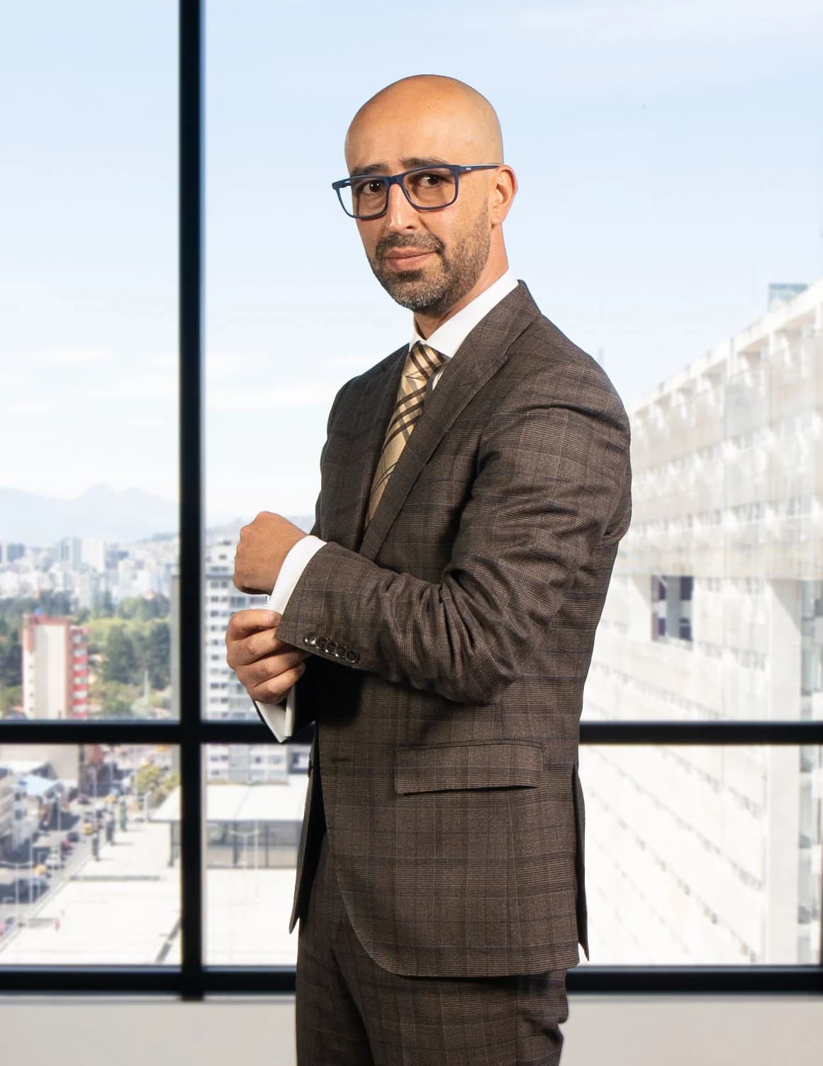 Franklin Robles, Socio Legal de MGR